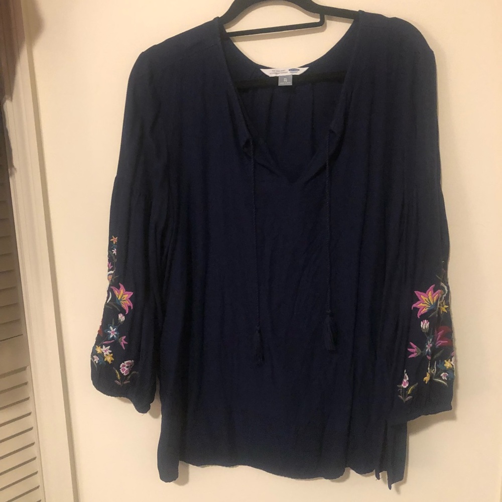 BOHO Navy Pleasant Top with flower embroidery 🌺